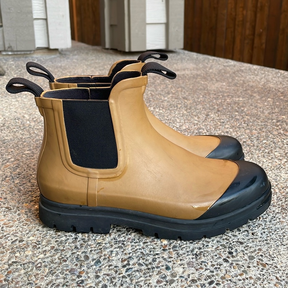Everlane Chelsea Rain Boots